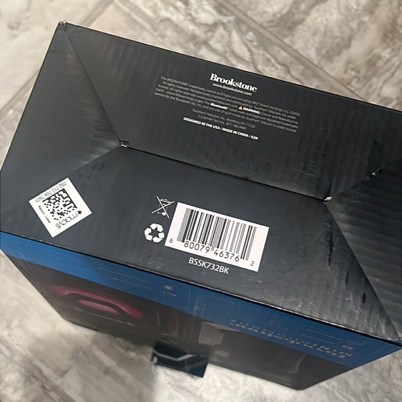 Brookstone Ruckus Portable Speaker with Microphone in Black, Open Box EXCELLENT! - Picture 9 of 13